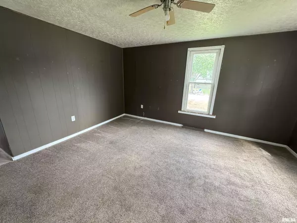 Centralia, IL 62801,145 E Prairie ST