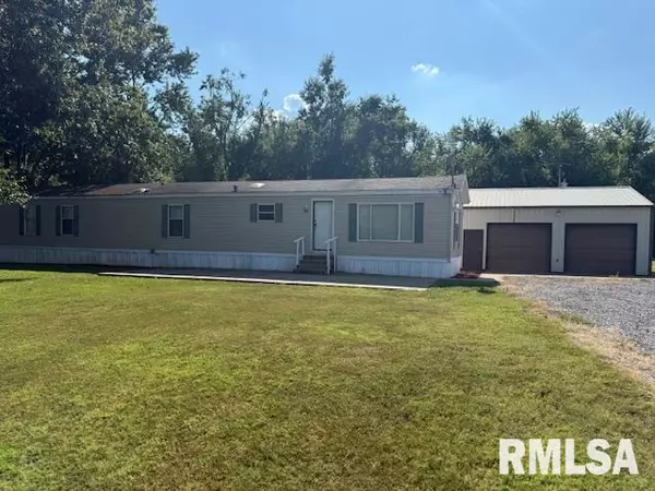 205 Crossroad School RD, Eldorado, IL 62930