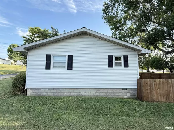 Harrisburg, IL 62946,25 N MICHIGAN ST