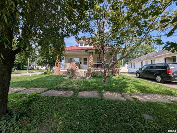 657 N HICKORY ST, Centralia, IL 62801