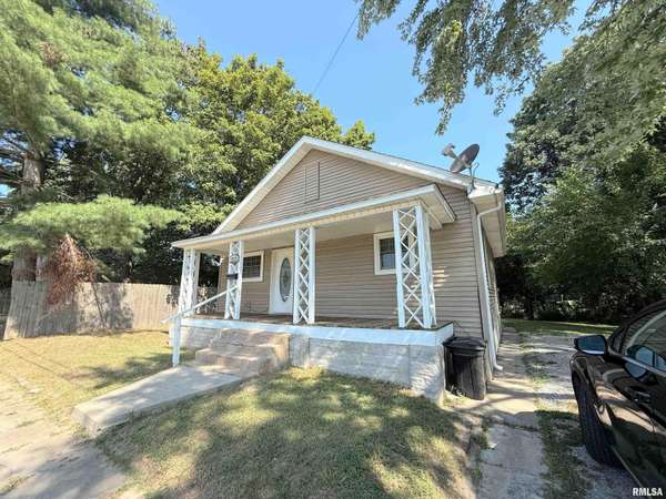 1117 W CHERRY ST, Herrin, IL 62948