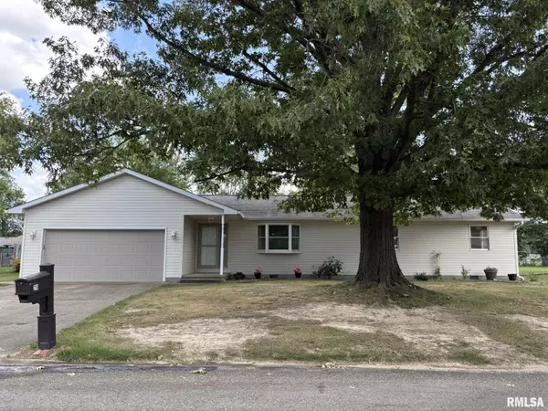 214 NORTHWOOD LN, Salem, IL 62881