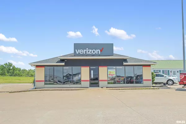 618 N COMMERCIAL ST, Harrisburg, IL 62946