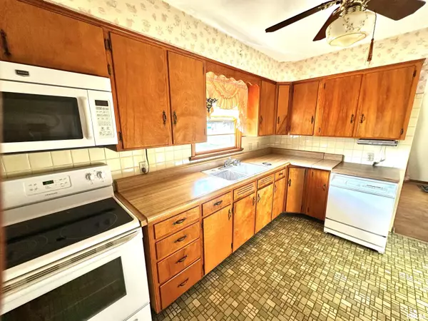 Centralia, IL 62801,1 CHARLES DR