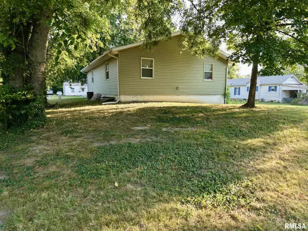 Benton, IL 62812,724 DIVISION ST