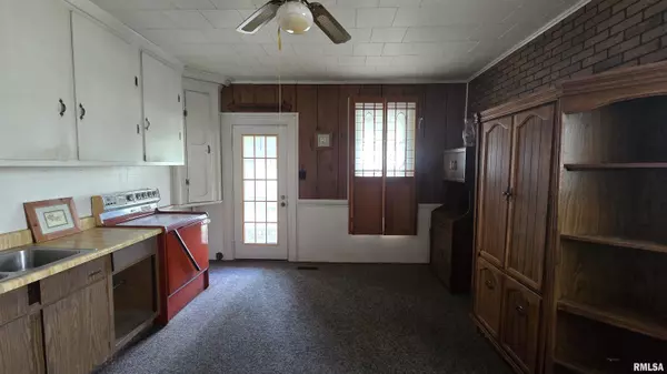 Anna, IL 62906,215 W VIENNA ST