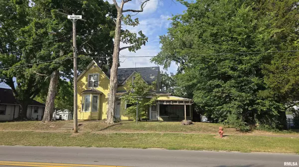 215 W VIENNA ST, Anna, IL 62906