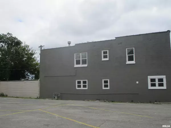 Benton, IL 62812,101 E WEBSTER ST