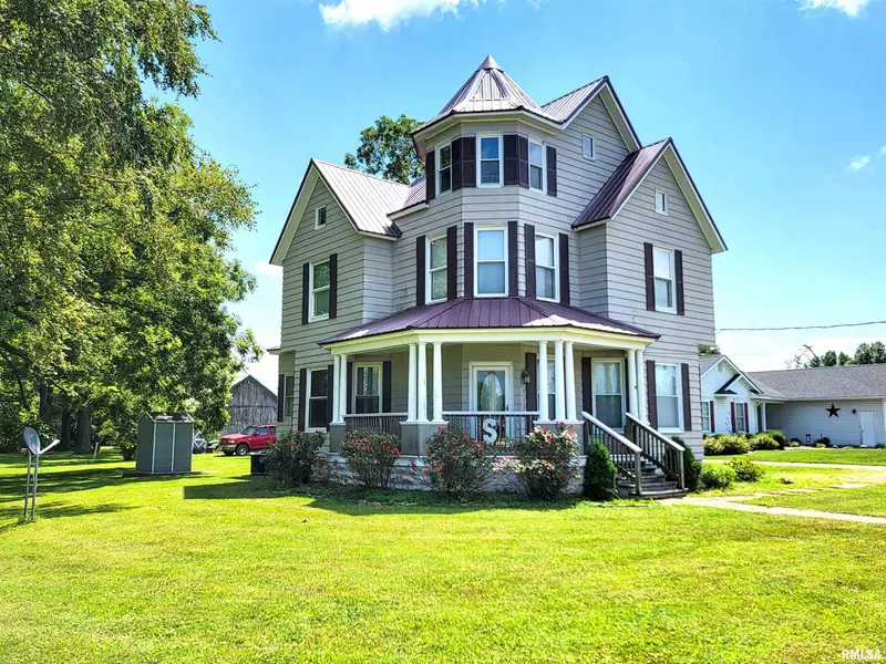 513 S MAIN ST, Clay City, IL 62824