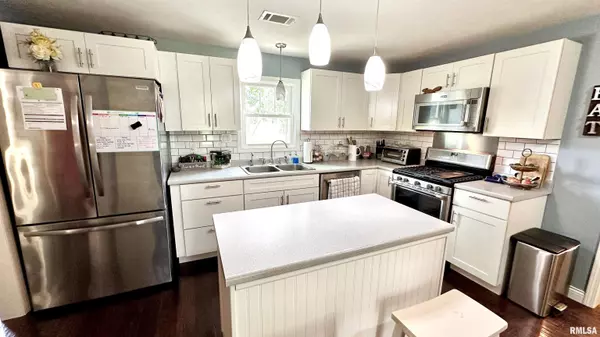 West Frankfort, IL 62896,1008 State Highway 37 HWY