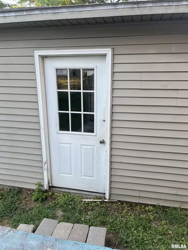 Harrisburg, IL 62946,318 W RAYMOND ST