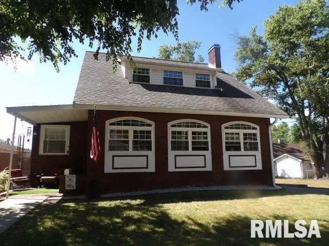 305 W CHURCH ST, Harrisburg, IL 62946