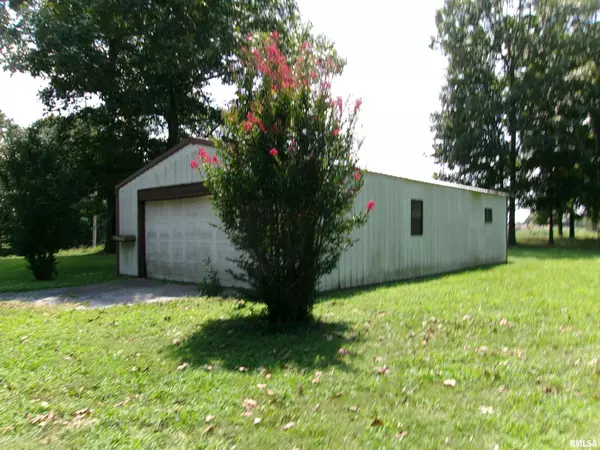 Bluford, IL 62814,19188 E Divide RD