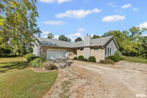 6458 Bailey RD, Salem, IL 62881