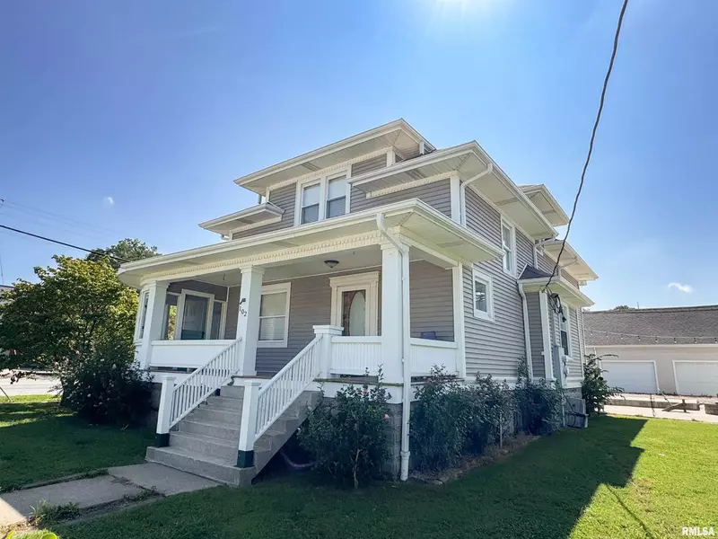 102 SE FRONT ST, Dongola, IL 62926