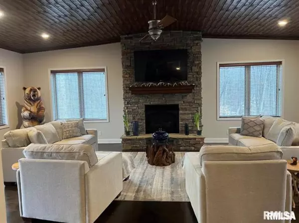 Cobden, IL 62920,4763 State Route 127 N