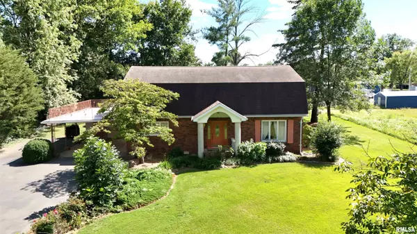 325 S 5TH Street Southwest, Clay City, IL 62824