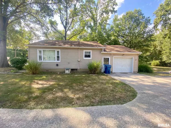 Benton, IL 62812,203 W BOND ST