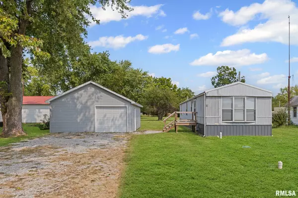 Salem, IL 62881,5219 US Hwy 50 AVE