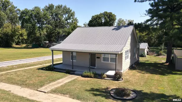 502 S SUNNY SLOPE ST, West Frankfort, IL 62896