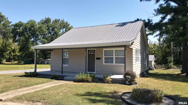 West Frankfort, IL 62896,502 S SUNNY SLOPE ST