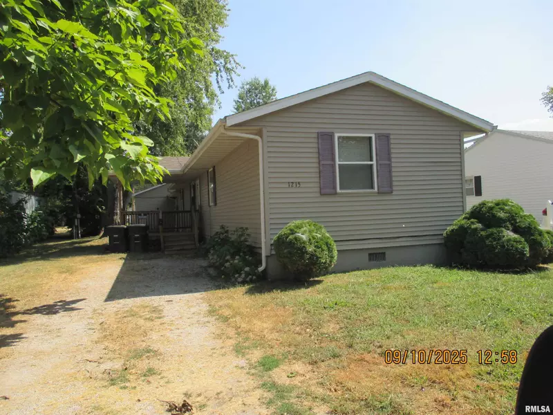 1215 S BROOKSIDE ST, Centralia, IL 62801