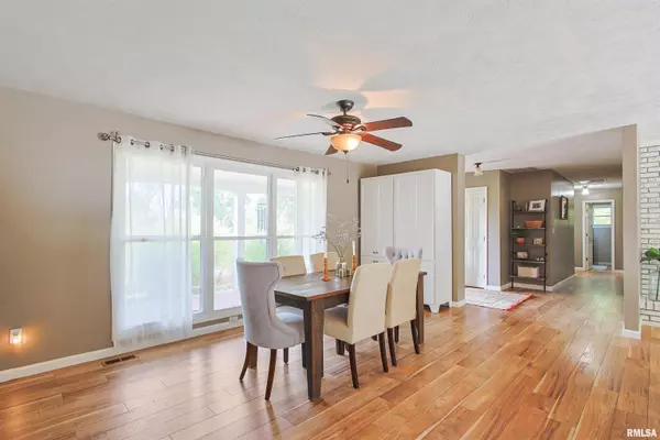 Harrisburg, IL 62946,345 Lovers LN