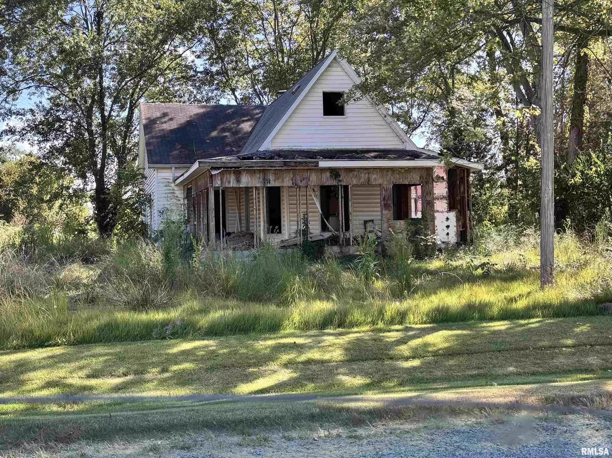 Claremont, IL 62421,145 W NORTH AVE