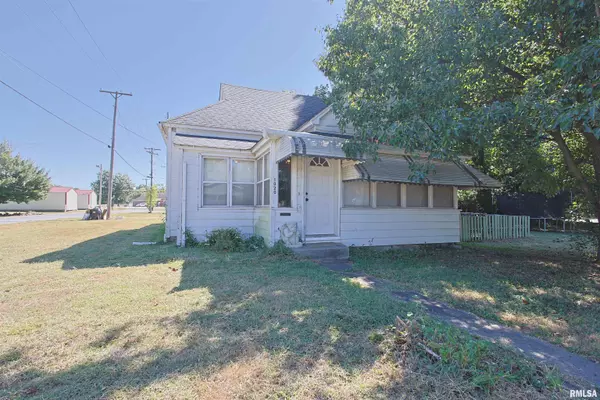 1020 N 16TH ST, Herrin, IL 62948