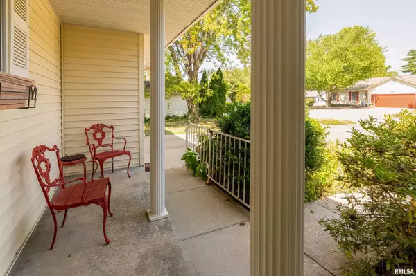 Carbondale, IL 62901,616 S SURREY LN