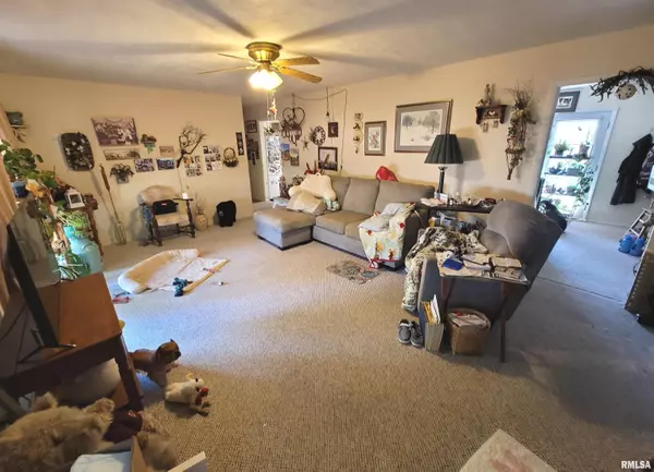 Salem, IL 62881,1133 W Boone ST