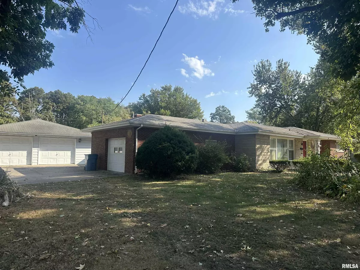 Benton, IL 62812,341 McFall ST