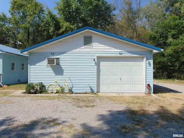 Duquoin, IL 62832,3349 BELL LN