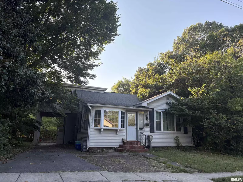 400 S FOREST ST, Carbondale, IL 62901