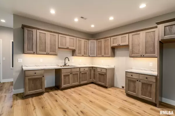 Cambria, IL 62915,207 S Rowatt ST