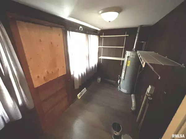 Salem, IL 62881,515 N MARION ST