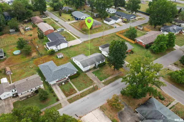 Marion, IL 62959,707 DOGWOOD LN