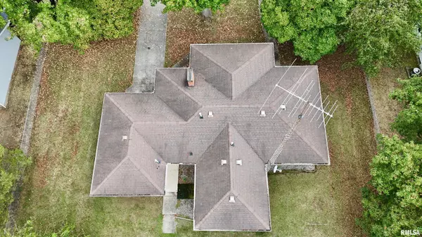 Benton, IL 62812,1103 N MAPLE ST