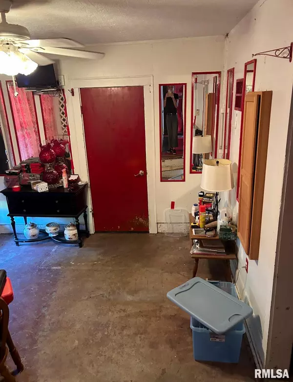 Bonnie, IL 62816,6341 N IL Hwy 37 HWY