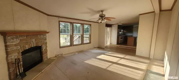 Salem, IL 62881,1355 COLLEGE AVE