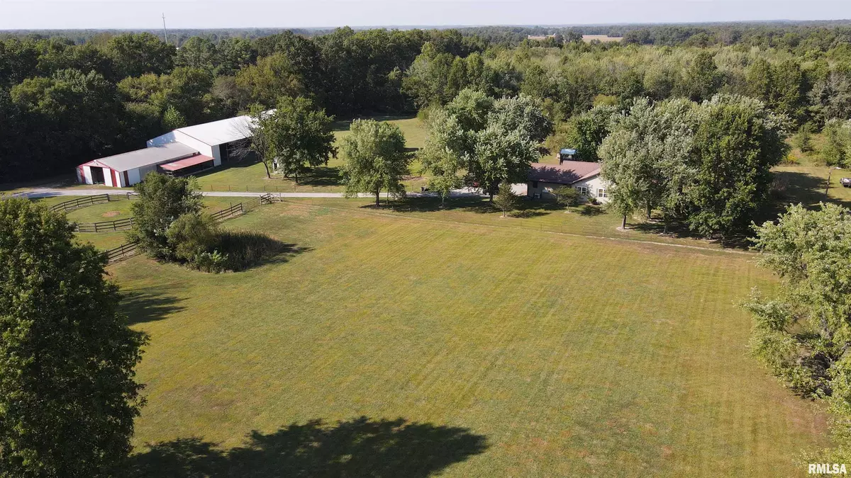 Johnston City, IL 62951,10828 Ferges RD