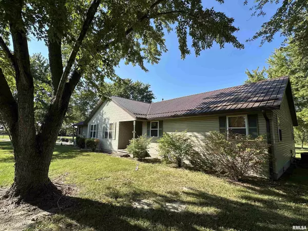 Johnston City, IL 62951,10828 Ferges RD