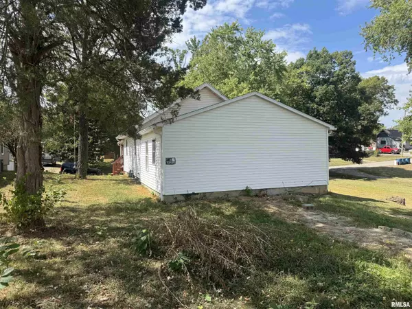 Anna, IL 62906,108 EAST AVE