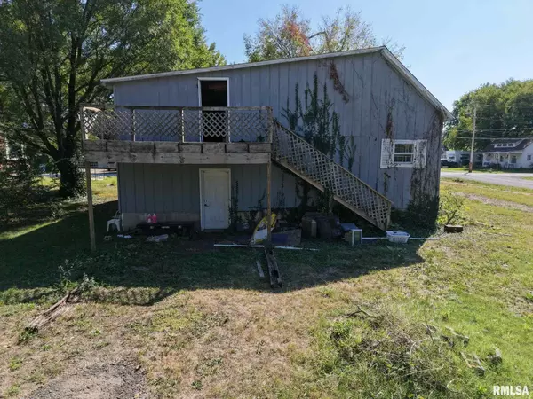 Benton, IL 62812,215 McFall ST