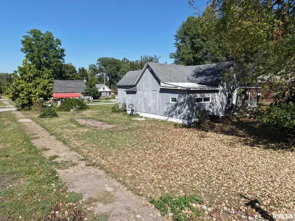 Benton, IL 62812,215 McFall ST