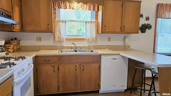 Herrin, IL 62948,520 N 27TH ST