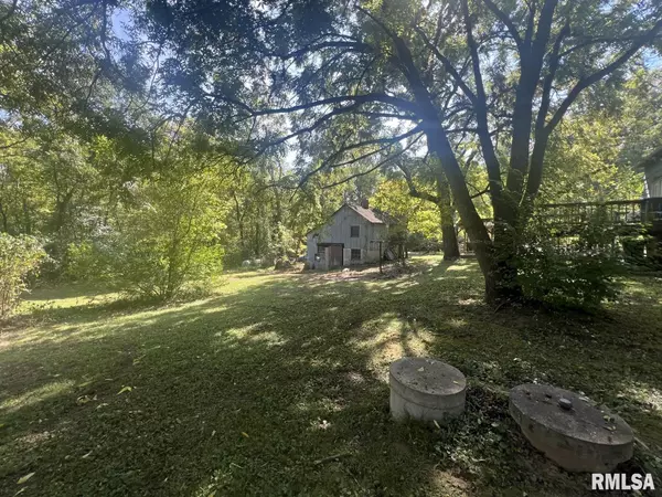 West Frankfort, IL 62896,1514 RUSSELL RD