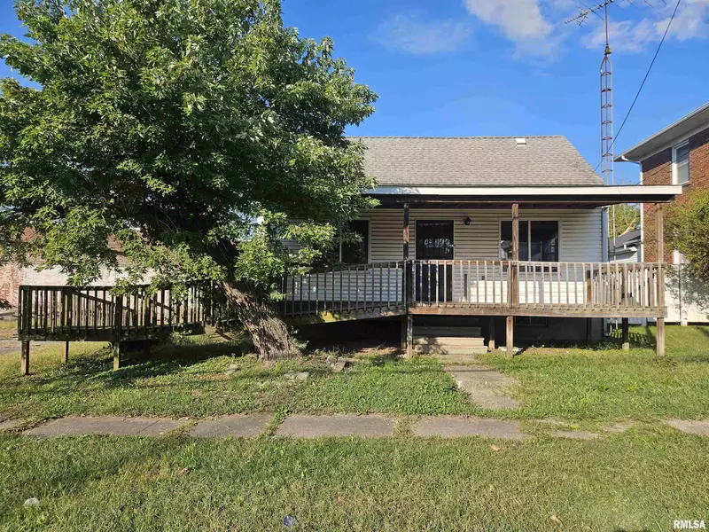 1105 Organ ST, Eldorado, IL 62930