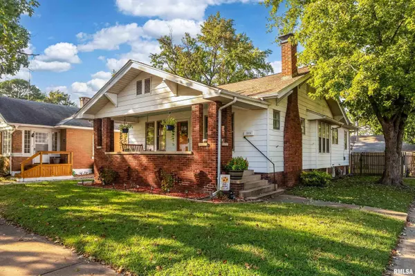 2004 W ELM ST, Murphysboro, IL 62966