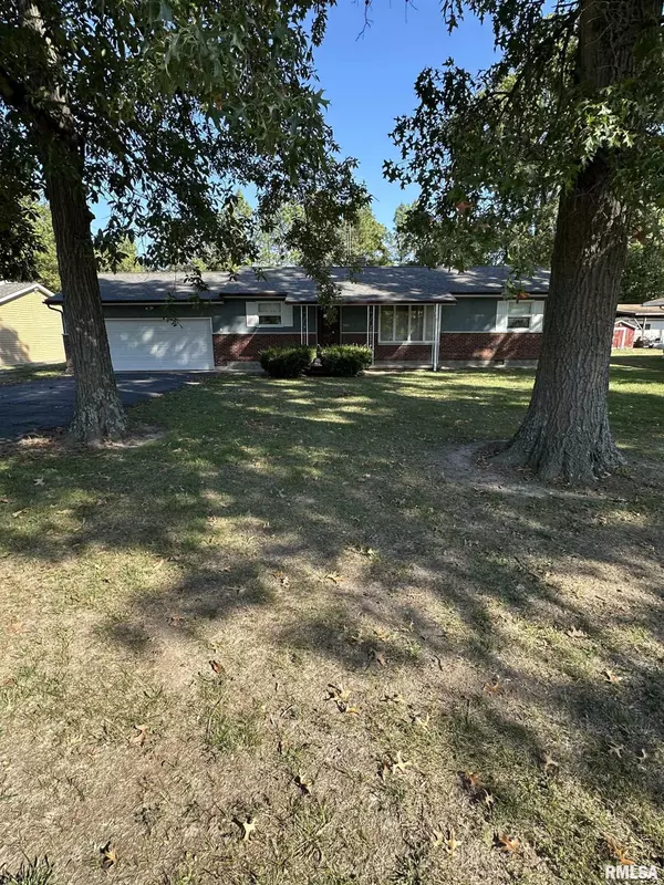 7863 Idyle Wild ST, Duquoin, IL 62832